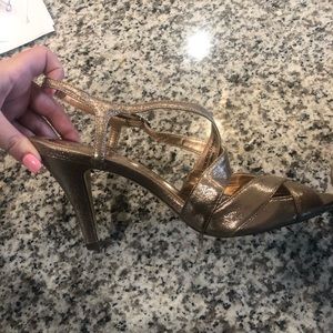 Bronze/ gold heels. Great for homecoming. Worn 2x only